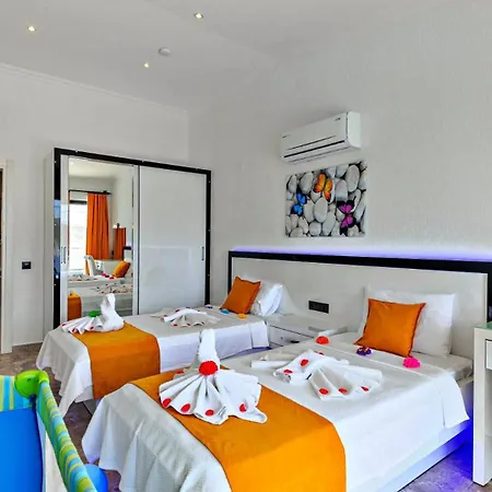 Vila 2 Bedroom In Uzumlu - Private Pool,garden And Jacuzzi Kalkan