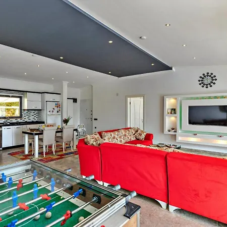 2 Bedroom In Uzumlu - Private Pool,garden And Jacuzzi Kalkan