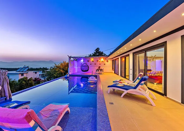 2 Bedroom In Uzumlu - Private Pool,garden And Jacuzzi Villa *