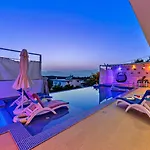 2 Bedroom In Uzumlu - Private Pool,garden&jacuzzi *
