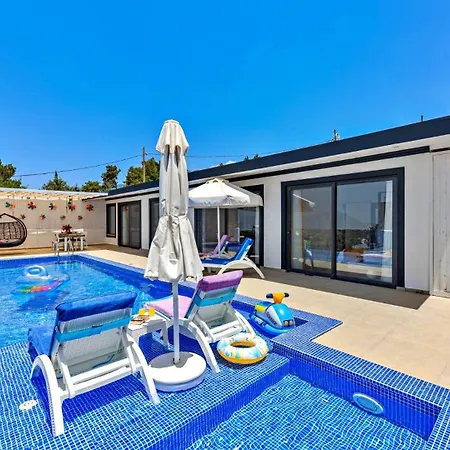 Villa 2 Bedroom In Uzumlu - Private Pool,garden&jacuzzi *