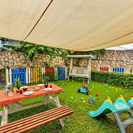 2 Bedroom In Uzumlu - Private Pool,garden And Jacuzzi Villa *