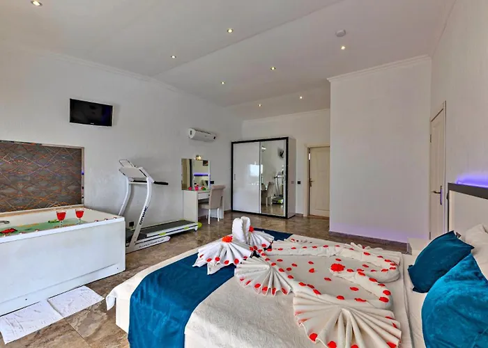 2 Bedroom In Uzumlu - Private Pool,garden&jacuzzi *