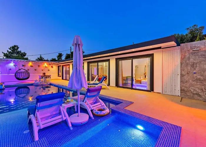 2 Bedroom In Uzumlu - Private Pool,garden&jacuzzi Villa Kalkan